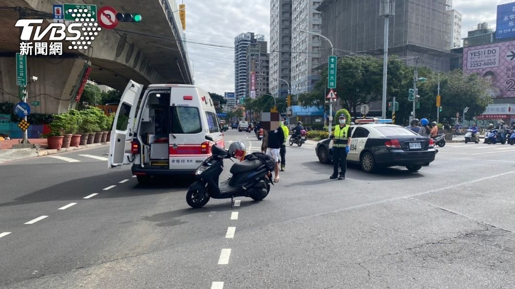 警方到場處理。(圖/TVBS)