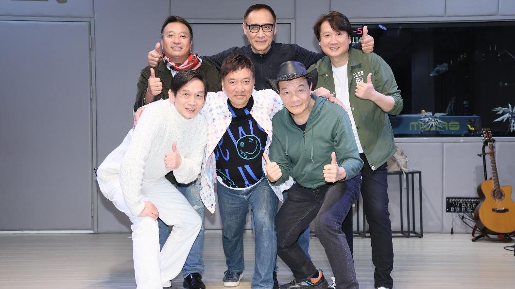 殷正洋（左1）日前送急診。（圖／寬宏藝術提供）