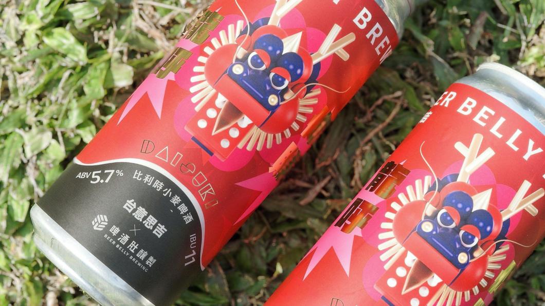 「啤酒肚釀製」則是和「台意思吉」的頂級肉紙合作,推出「龍呼你賺」禮盒。(圖/業者提供)