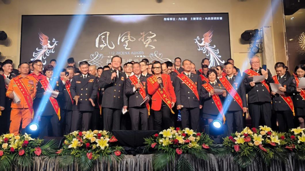 沈文程為打火弟兄寫歌〈浴火鳳凰進行曲〉,直呼是至今寫過最有意義的歌曲。(圖/經紀人提供)