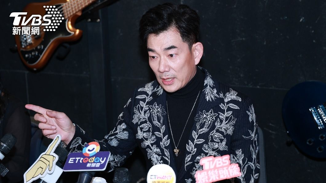 任賢齊笑說演唱會債全數還光,接下來要繼續努力工作。(圖/黃城碩攝)