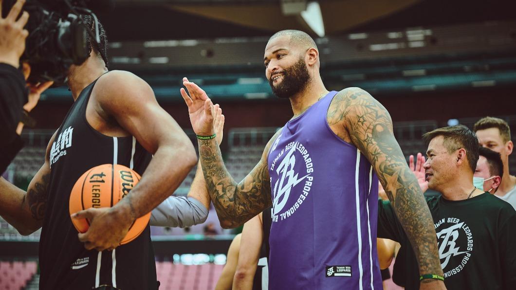 T1/無懼時差!前NBA球星「表弟」雲豹首訓 喊話期待上場