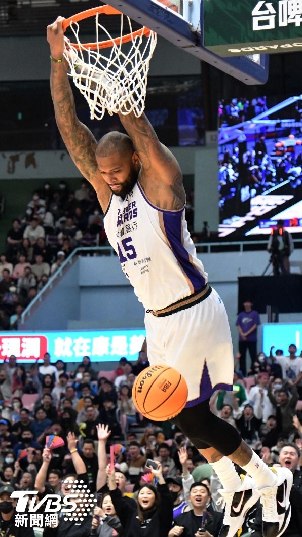 卡森斯灌籃全場歡呼。(圖/胡瑞麒攝)