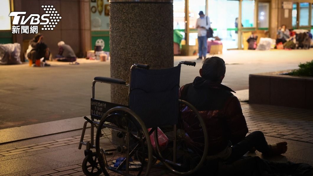 公司轉型失敗!大老闆一家五口「全變街友」淚餘生共進退