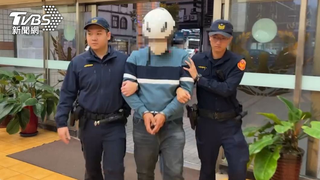 警方在旅館逮捕竊賊。(圖/TVBS)