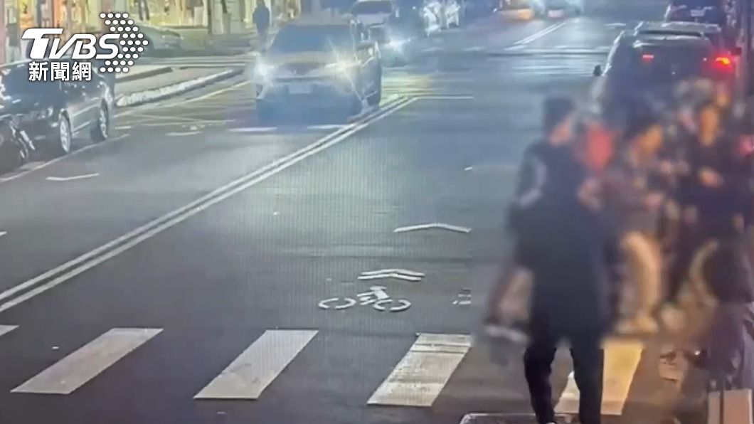 不只1人打我!「超哥」友人狂踹Toyz 警依傷害罪偵辦