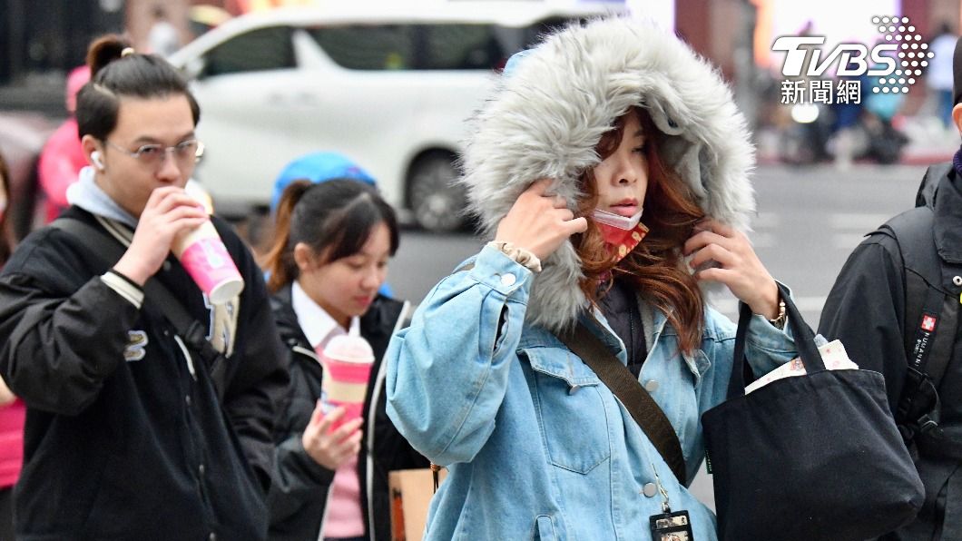 外套帽子上「這圈毛」是裝飾?往內折還向外翻意外引論戰