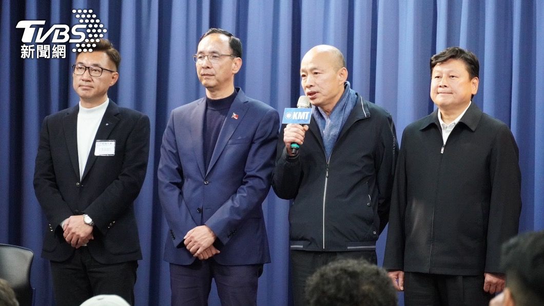 立委傅崐萁（右）主動退讓，力挺「韓江配」。（圖／潘建樺攝）