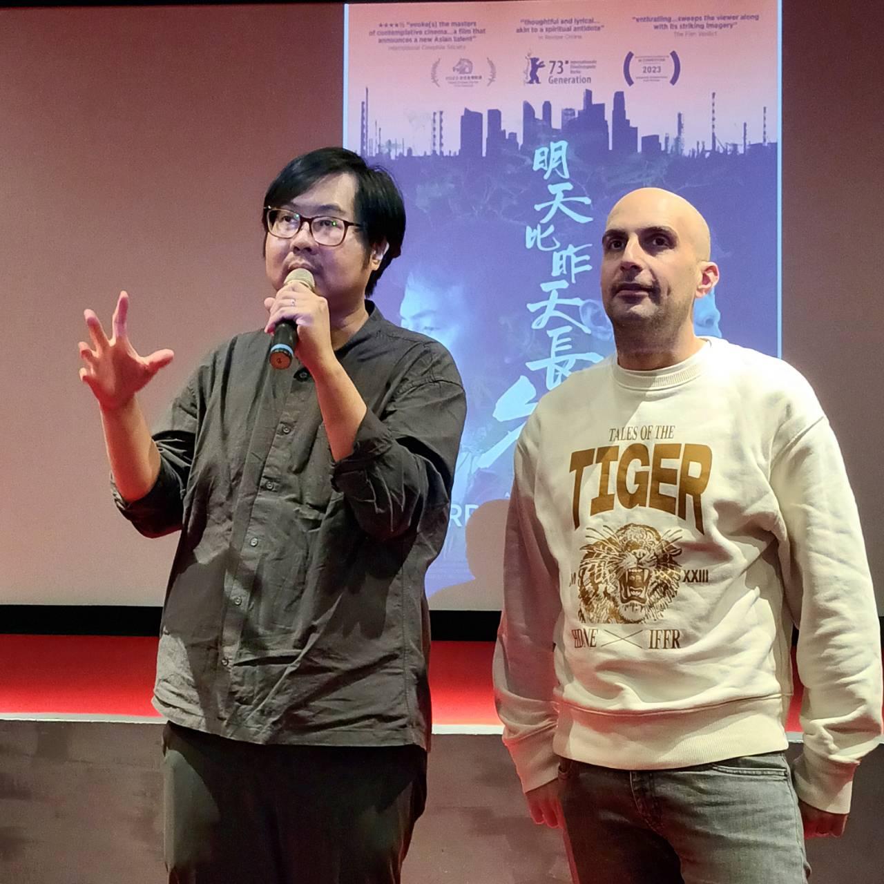 電影《明天比昨天長久》上映首週末於台北、桃園、高雄舉辦放映活動,導演姚志衞(左)、製片陳璽文出席映後。(圖/飛望影像有限公司提供)