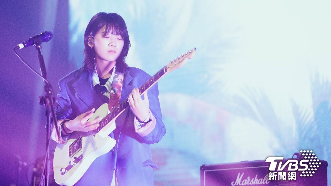 溫蒂漫步主唱曾妮戲稱自己很少穿得這麼人模人樣。（圖／KKLIVE提供）