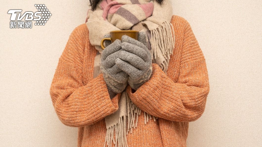 天氣劇變,醫生提醒「4族群」務必做好保暖。(示意圖/shutterstock達志影像)