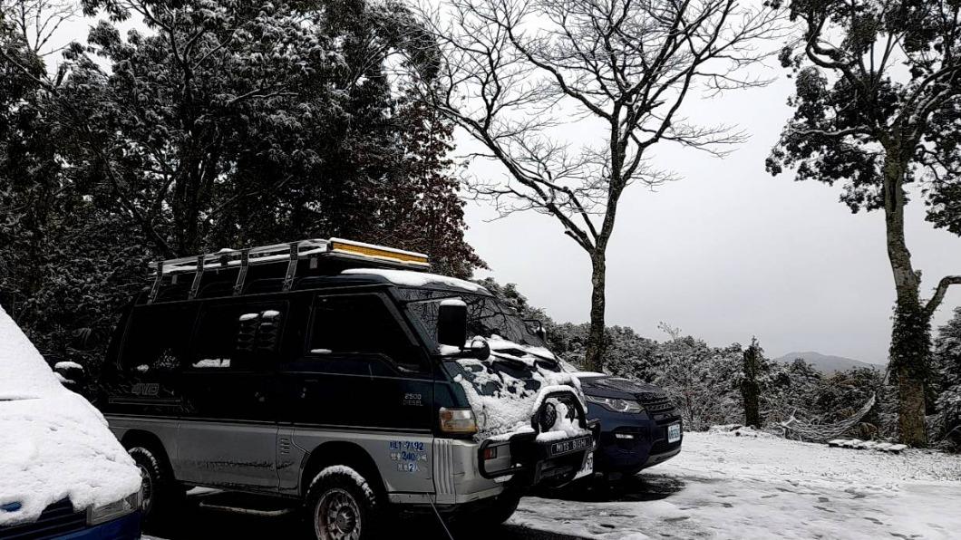 烏來967高地也降雪了。(圖/民眾提供)