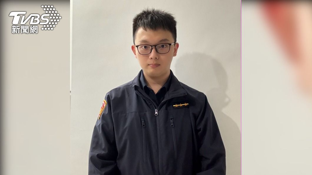 救人的板橋員警林昀儒。(圖/TVBS)