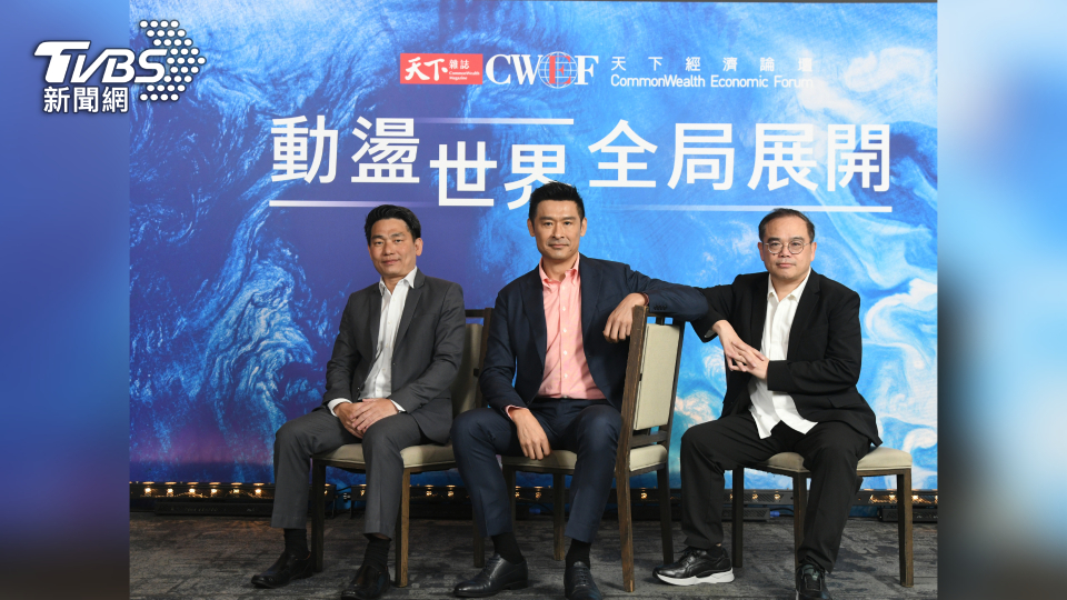 前進東南亞 Ekachai Yimsakul, Managing Director、光陽集團董事長柯勝峯、泰國石油電動機車子公司執行長丁學文。(圖/天下雜誌)