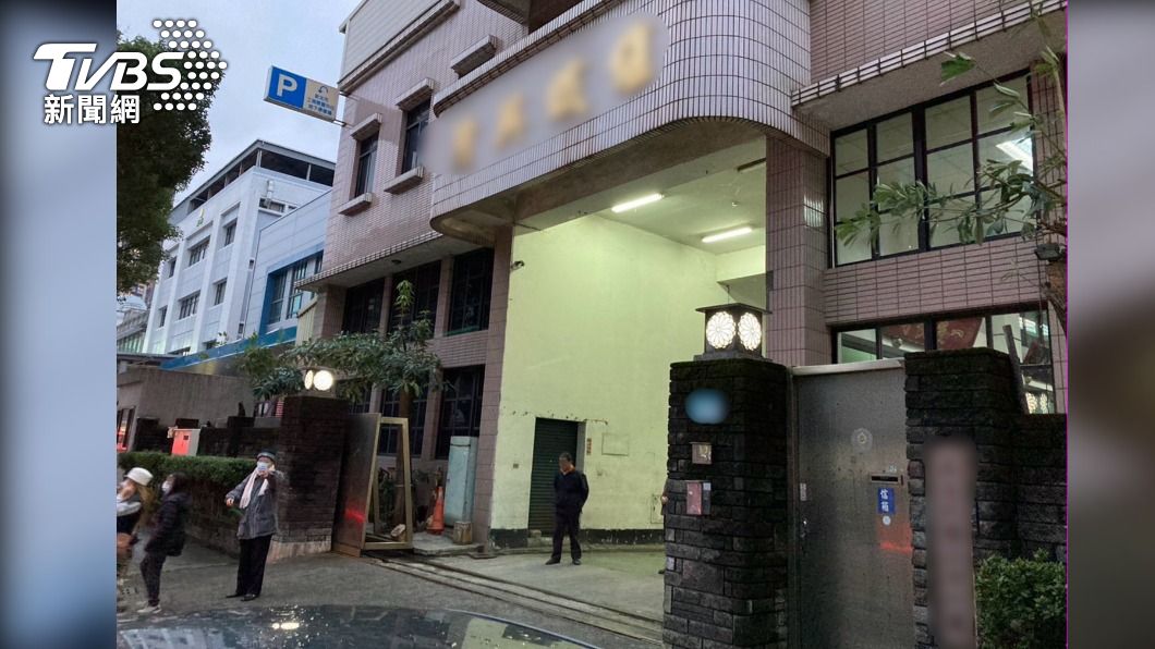 恐怖!紡織廠電梯突故障「失速下墜」 2女員工摔斷腿