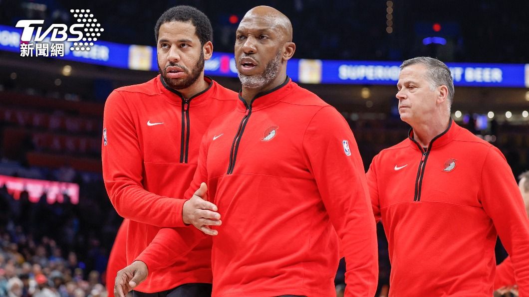 NBA/喊暫停被無視!拓荒者主帥氣瘋 抗議「連吞2支T」遭逐吞敗