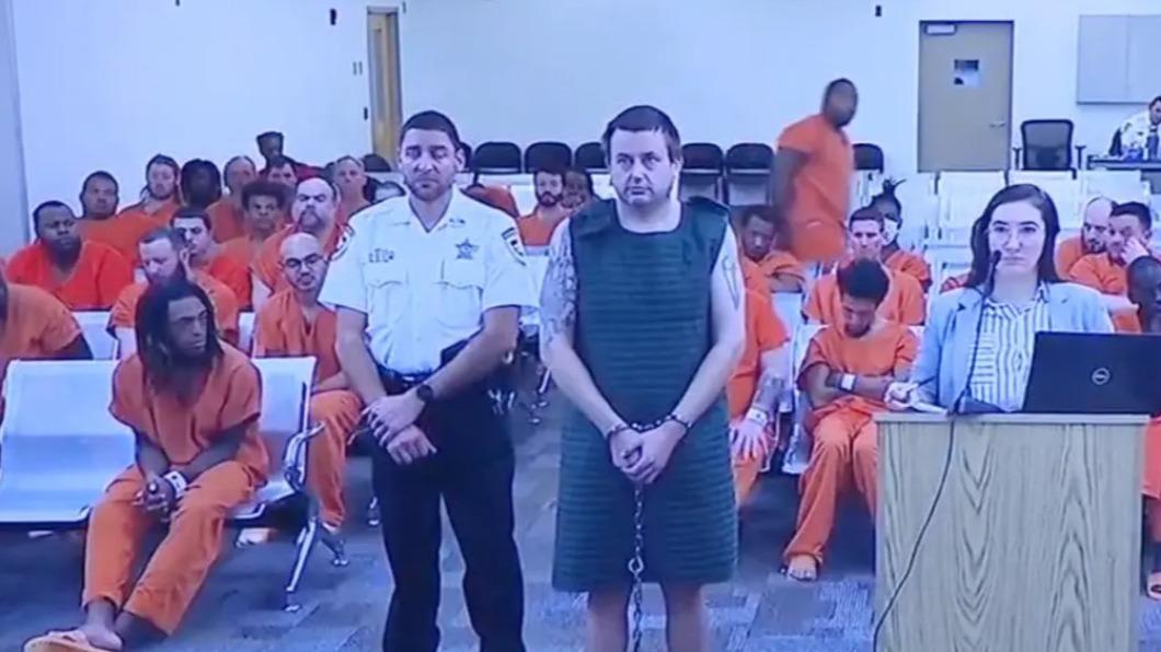 班克斯遭逮後被指控犯下至少5項重罪。(圖/翻攝自FOX 13)