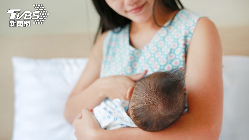剛生完雙乳「硬得像石頭」憂是乳腺炎?醫教2方法緩解腫脹