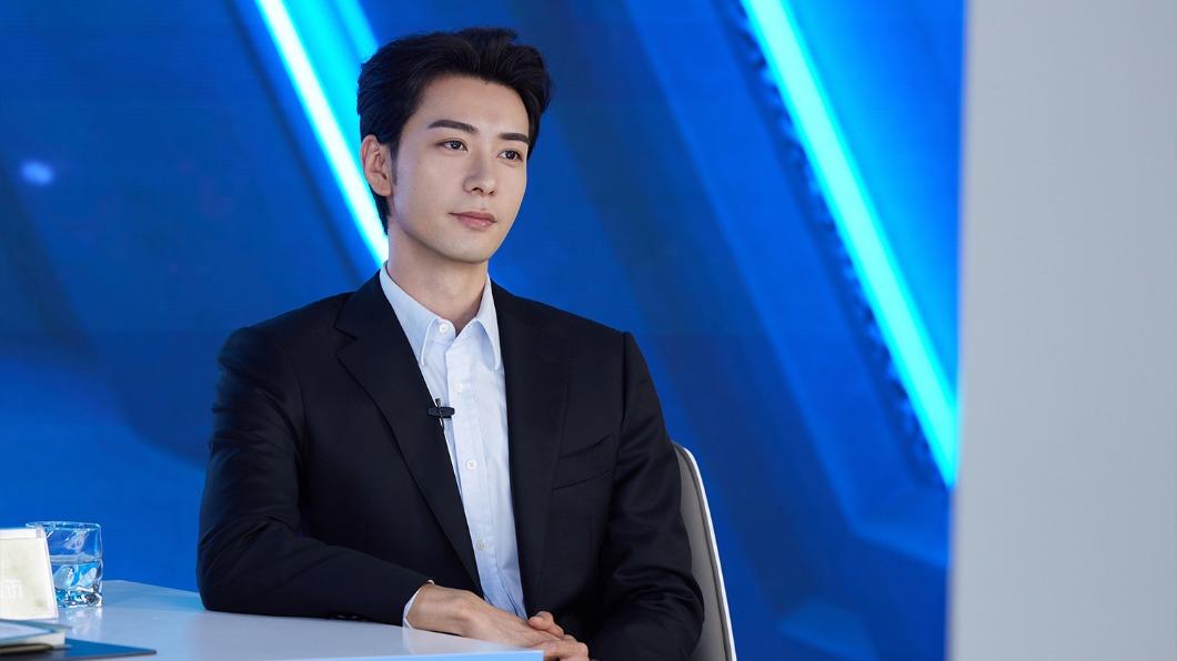 陳星旭劇中被甩後,搖身一變為AI翻譯公司的首席技術長。(圖/iQIYI國際站提供)