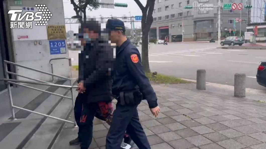 竊取電纜線的毒蟲被警方移送法辦。(圖/TVBS)