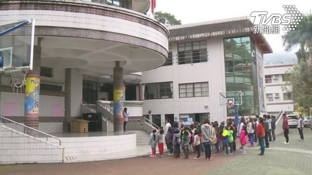 開朝會要先唱國歌「竟有人不會」? 過來人認了:沒學