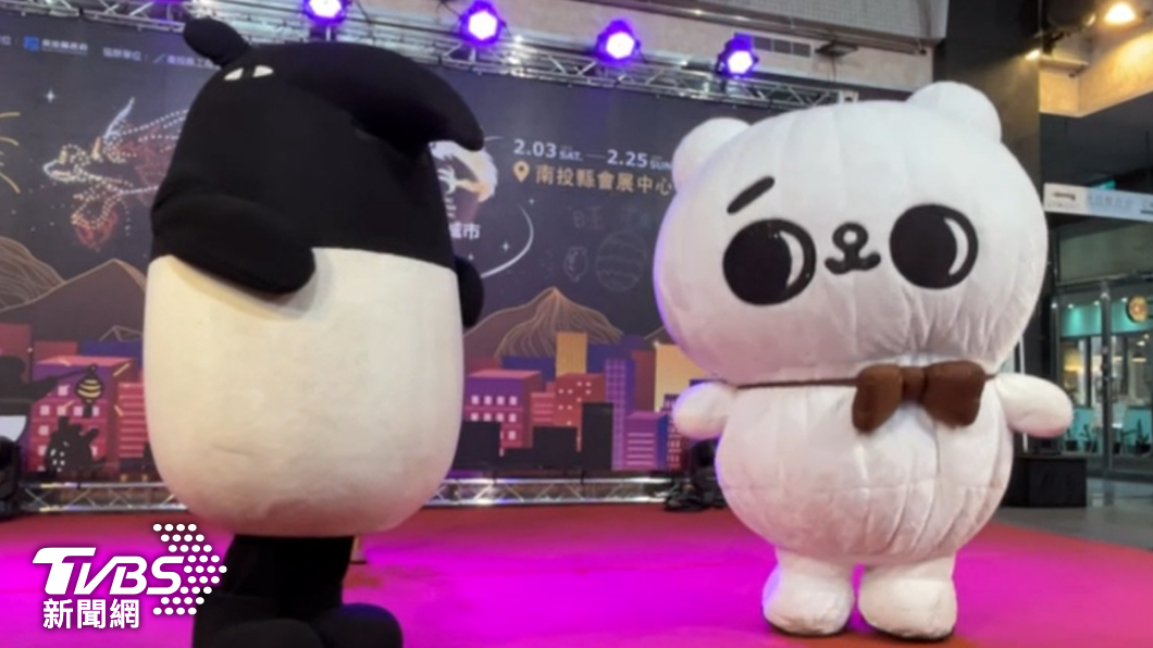 馬來貘和爽爽貓布偶登場。（圖／陳祁 攝）