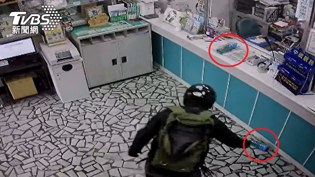 驚悚爆炸畫面!開賓士戴安全帽點汽油彈 瞬間燒掉一間郵局