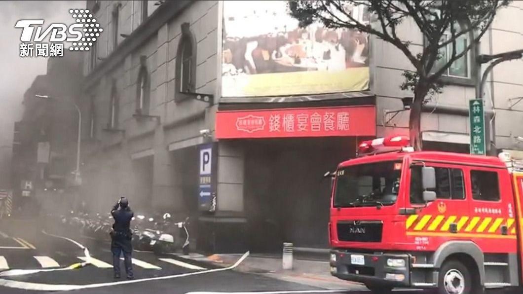 北市林森錢櫃惡火奪6命 倖存者坐輪椅出庭:拿生命在唱歌