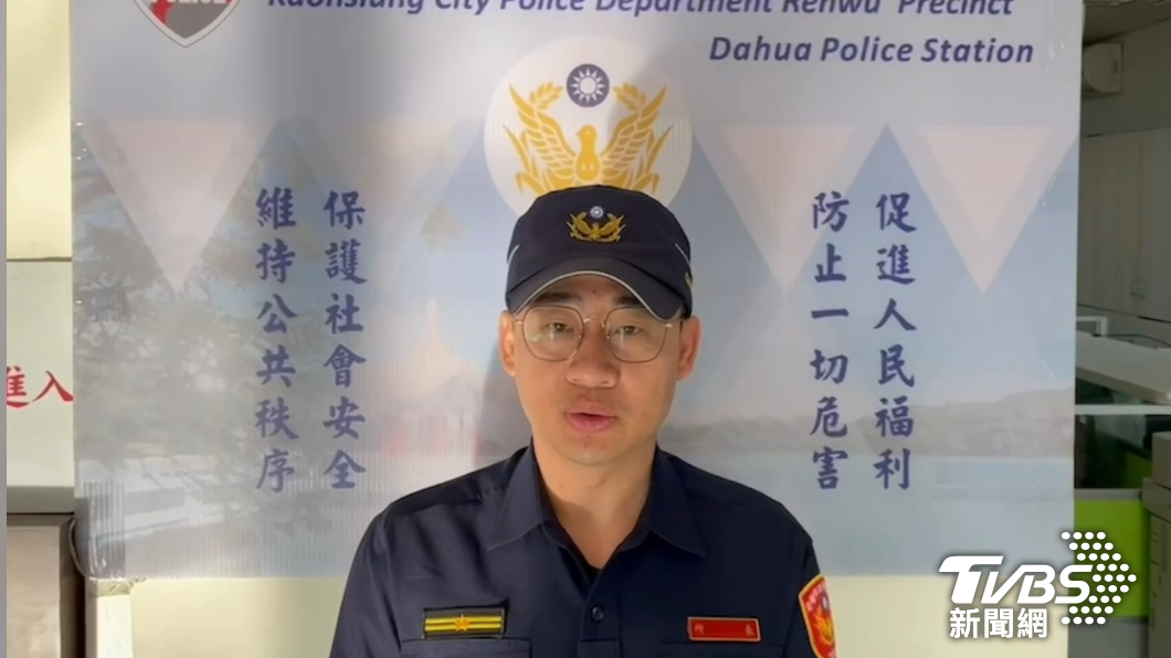 警方針對該名「恐龍騎士」的行為表示可能已經違法,最高可罰3600元。(圖/TVBS)