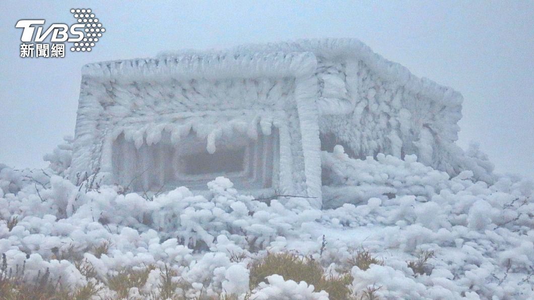 霧淞冰封碉堡 雪白冰宮 最輕鬆的百岳雪景在合歡主峰