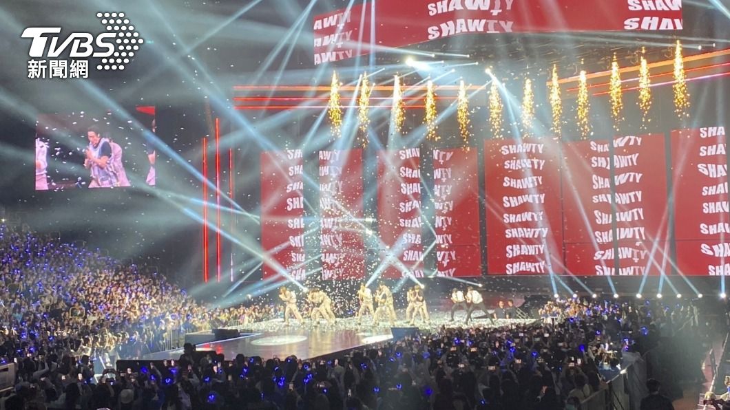 SUPER JUNIOR帶來當年紅遍全台的神曲〈Sorry, Sorry〉。(圖/讀者提供)