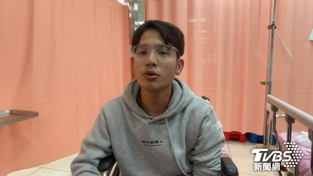 民進黨嘉義市議員林煒軒表示這次攻擊是「有系統的暴力攻擊」。(圖/TVBS)
