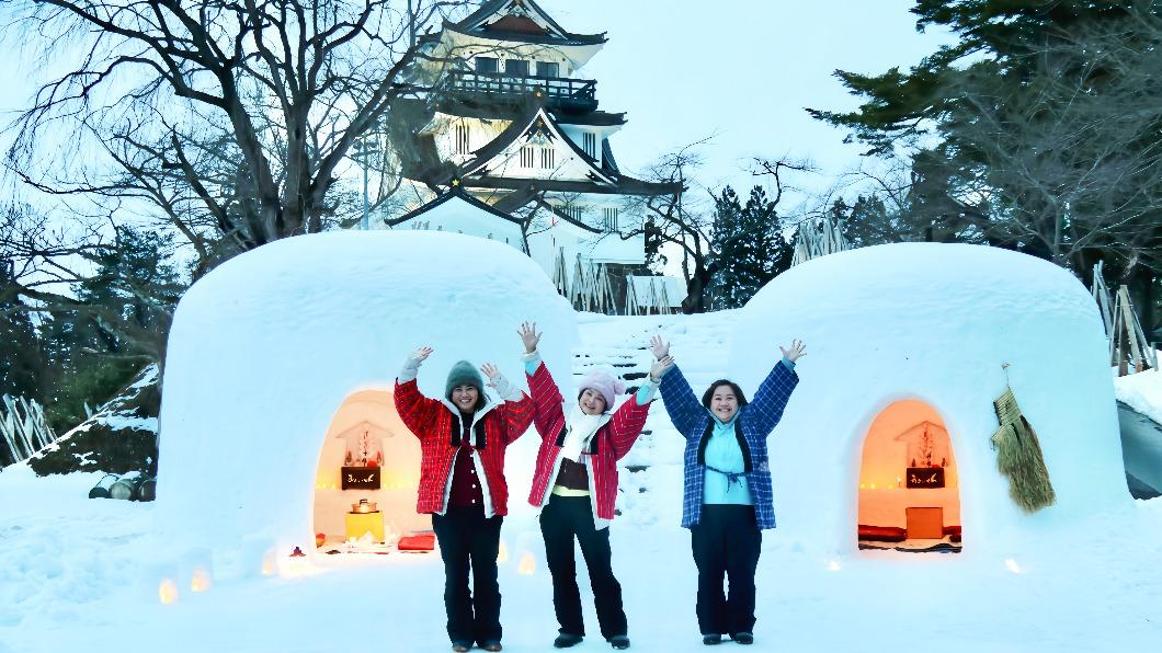 三位老少女完成蓋雪屋的任務。(圖/桂田文化藝術基金會、桂田文創提供)