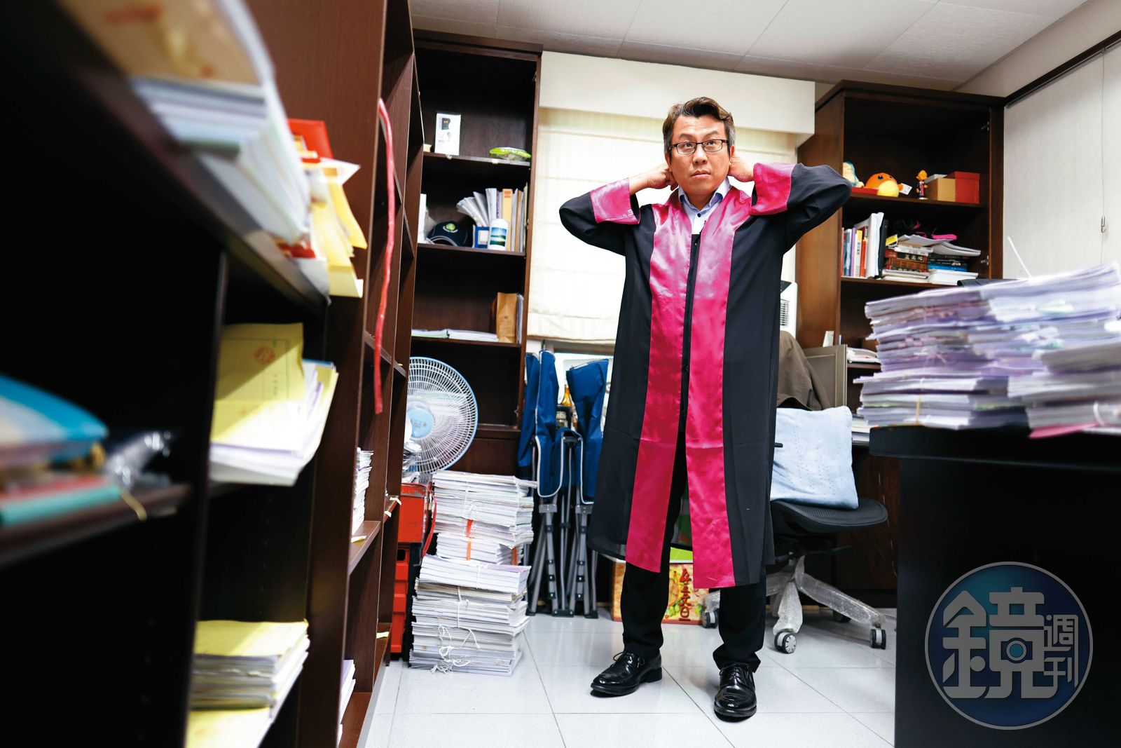 蔡佰達說,有些案件與公益較無關,然而只要民眾提告,檢察官就得花時間心力處理。(圖/鏡週刊)