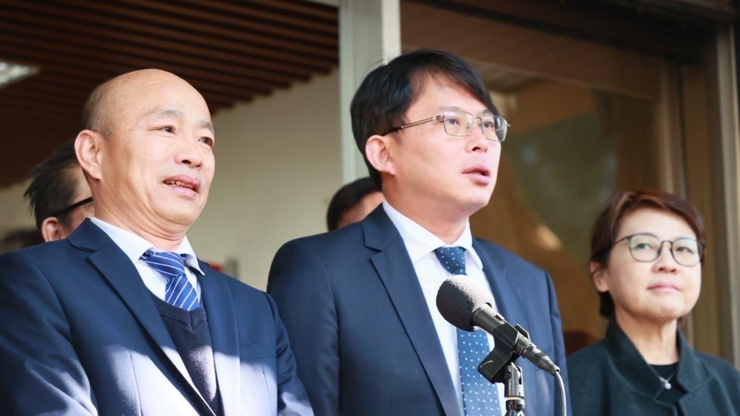 黃國昌喊藍綠把小黨當空氣 韓國瑜:會把民眾黨當「氧氣」