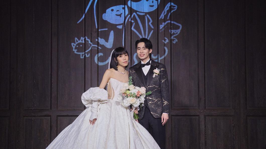 恭喜!男星愛情長跑14年結婚了 辣妻深V絕美婚紗曝光