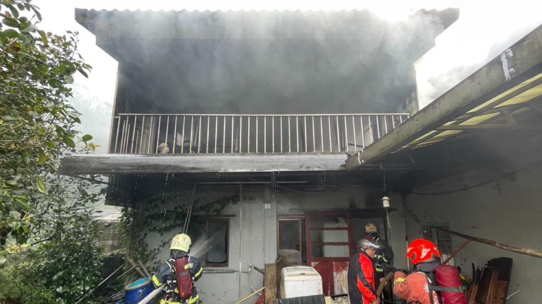 才一出門就燒了!新北猴硐傳民宅火警