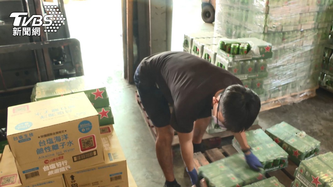 草莓?年輕人淡季工時6hrs「旺季秒落跑」 前輩怒噴:都是廢咖