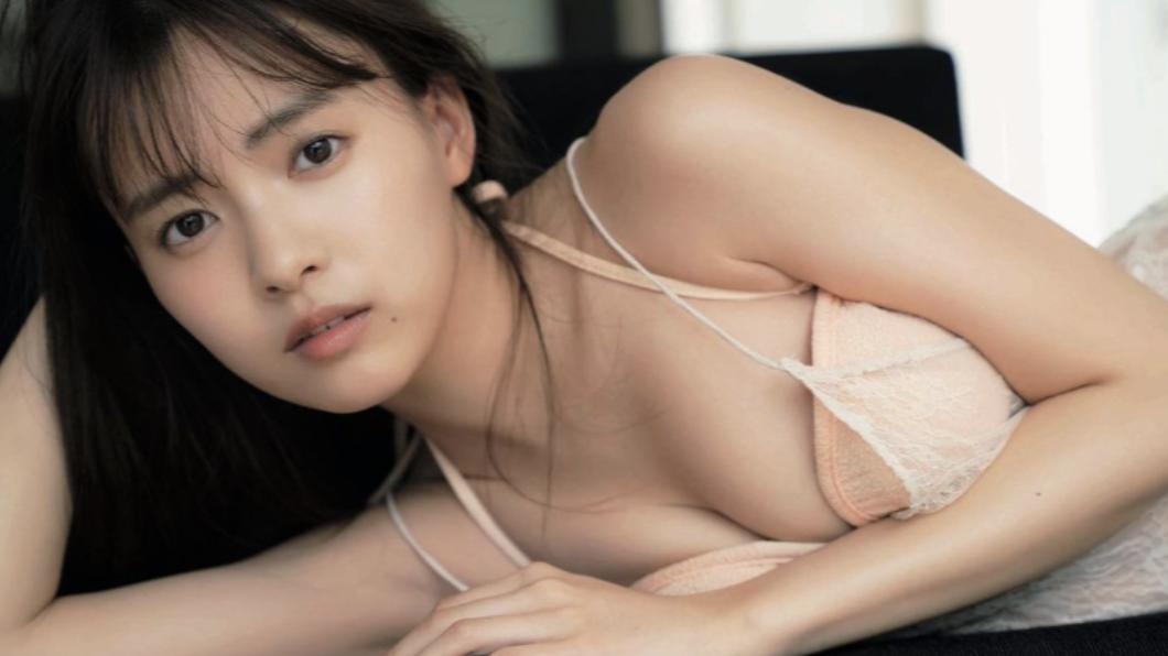 新條由芽以模特兒身分出道,來自群馬縣的她因美貌獲封「群馬天使」。(圖/翻攝自新條由芽IG)