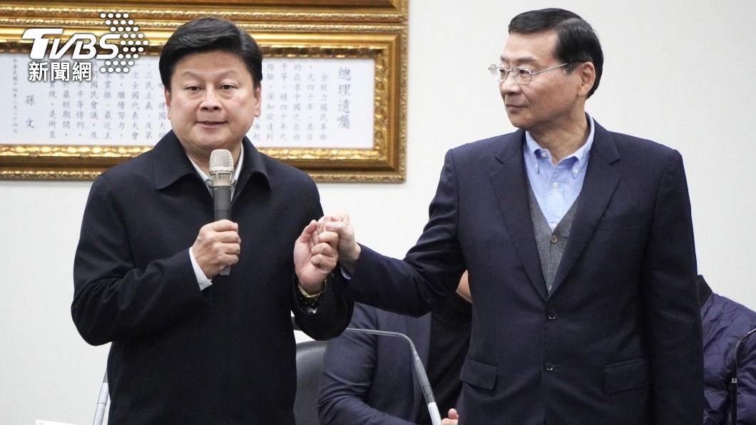 國民黨以掌聲通過新一會期總召傅崐萁、書記長洪孟楷、首席副書記長林思銘，傅崐萁感謝現任總召曾銘宗。（圖/潘建樺攝）