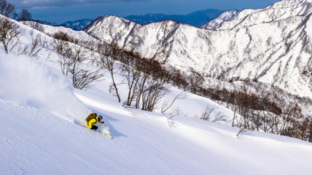 陸男日本滑雪疑墜入「8公尺雪洞」 搶救4小時不治