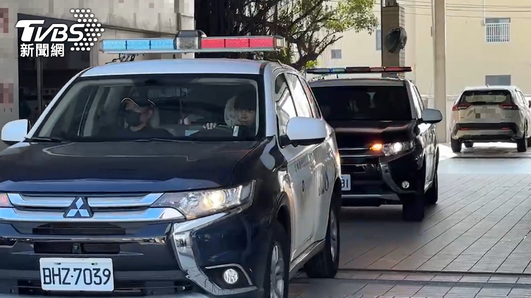 警方帶回3名嫌疑人。(圖/TVBS)