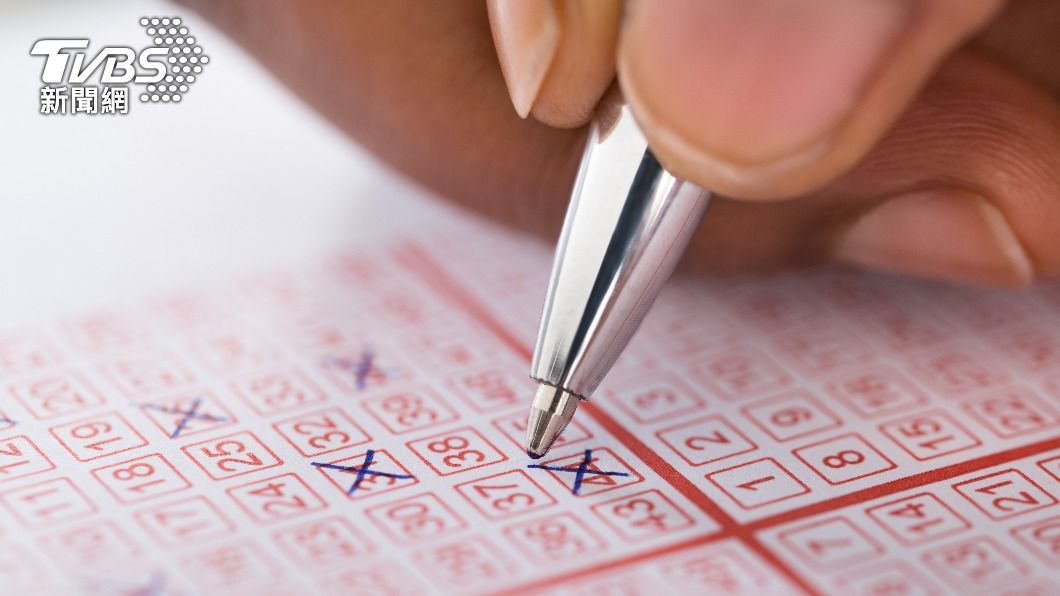 中獎女子是用自己和媽媽的生日數字購買彩券。（示意圖／達志影像shutterstock）