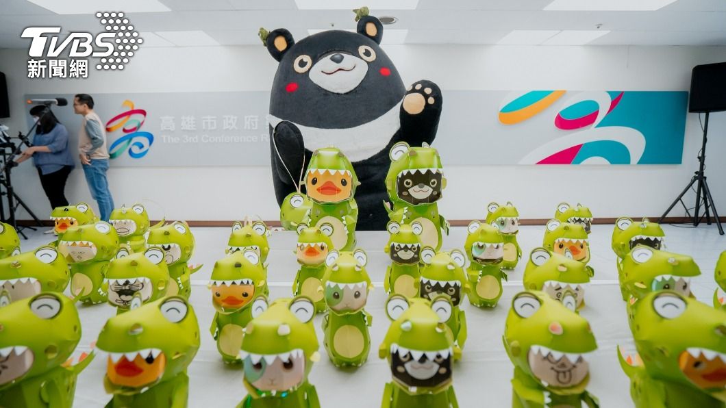 提燈造型可以旋轉變臉。(圖/TVBS)