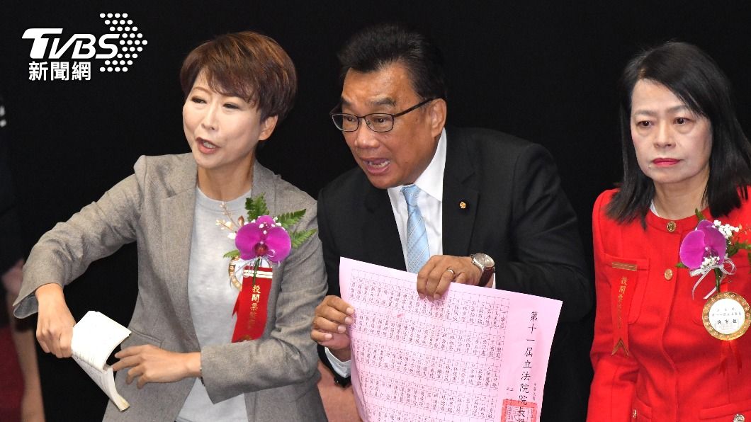 白營、綠營為爭議票爭執。(圖/區國強攝)