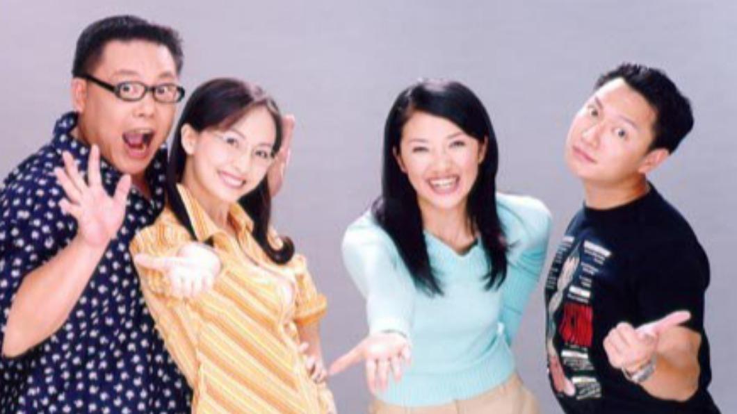 左起葉民志、郭昱晴、賈欣惠、謝祖武當年演出《麻辣鮮師》爆紅。（圖／翻攝自《麻辣鮮師》臉書）