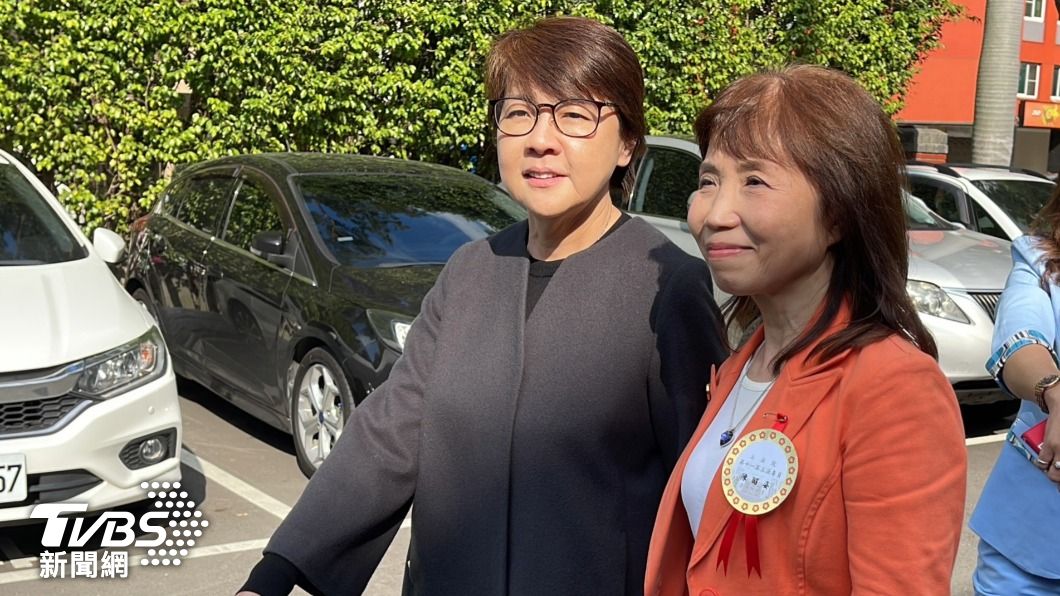 認誤沾印泥!陳昭姿曬照道歉 鄉民酸爆「扁系立委」:傑出一手