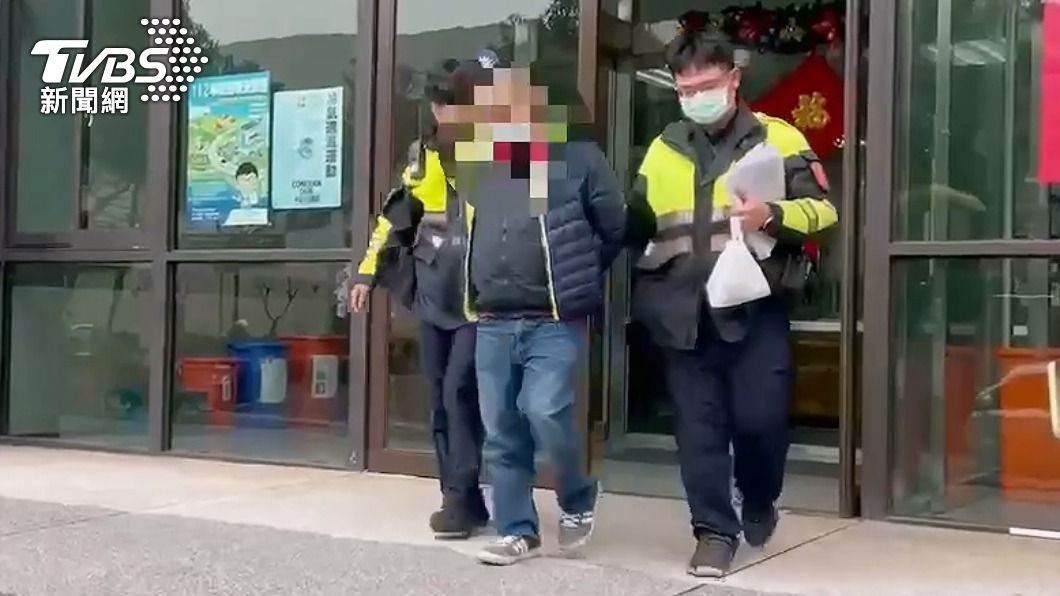 犯嫌遭警方移送。(圖/TVBS)