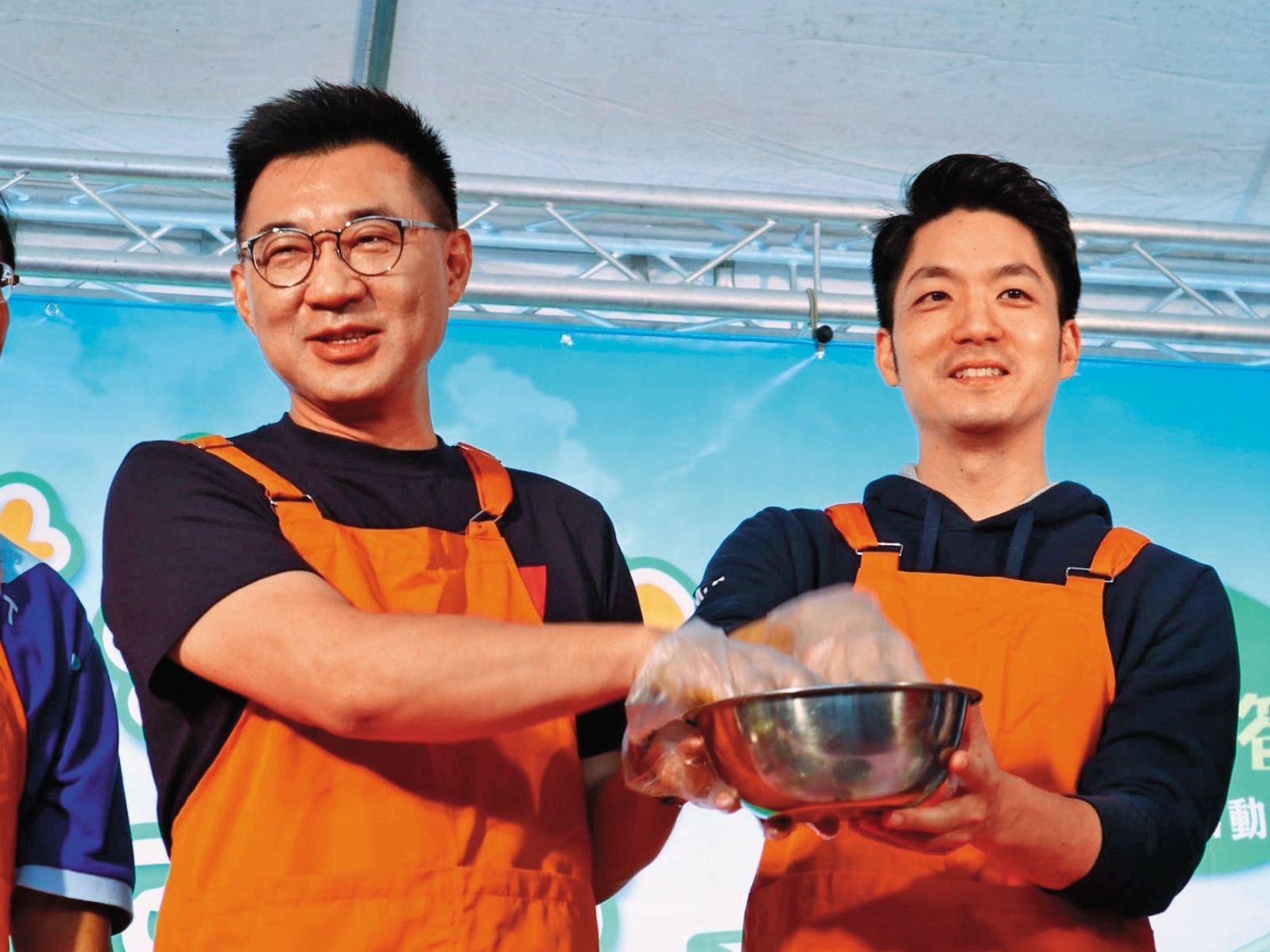 江啟臣(左)、蔣萬安(右)形象好,被點名為藍營下梯次接班人選。(圖/翻攝自蔣萬安臉書)
