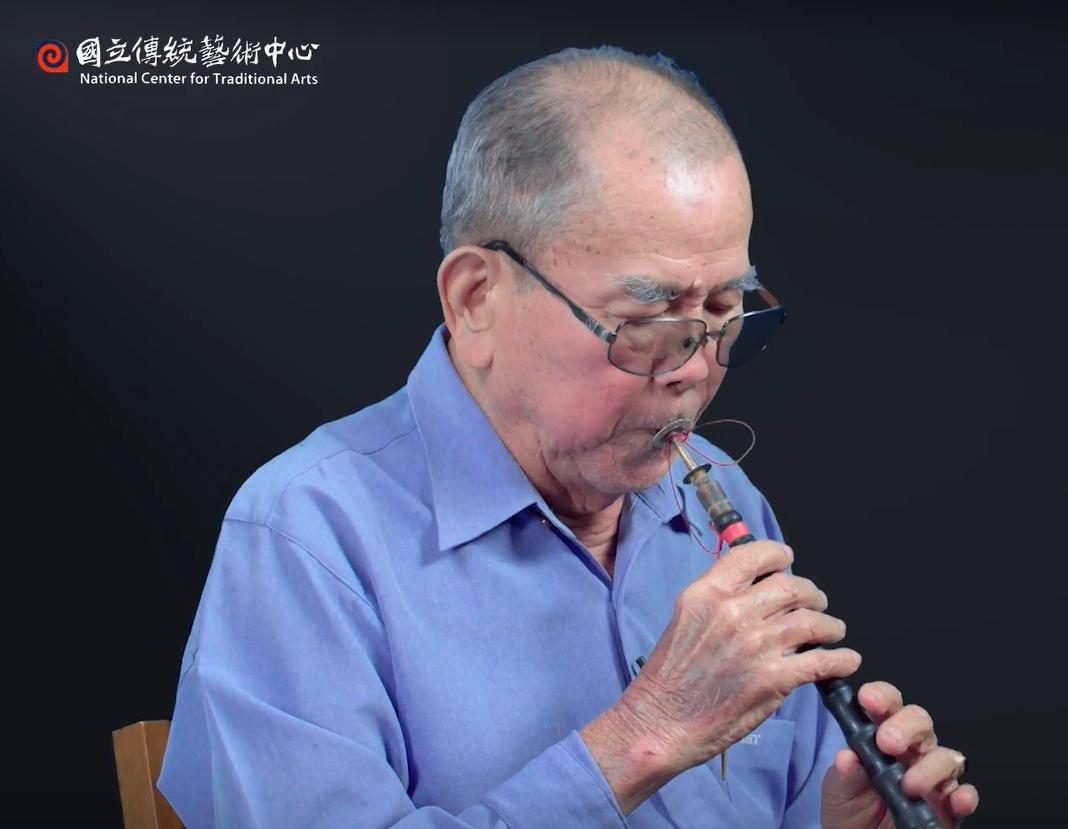 鍾雲輝擔任八音團頭手,演藝生涯超過一甲子。(圖/翻攝自傳統國立藝術中心官網)